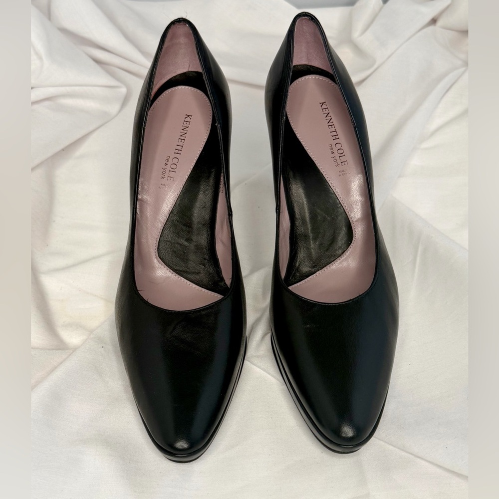 Kenneth Cole Black Leather Heels